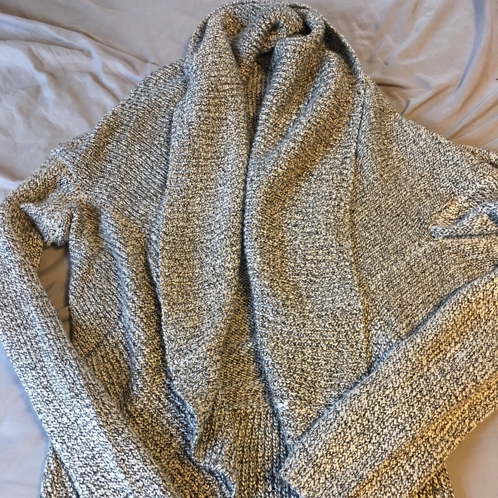 Black and white Apt 9 sweater